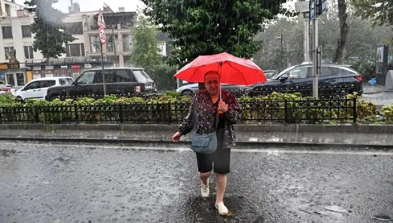 7 İlleri Sarı Koda Boğacak Şiddetli Yağış Uyarısı! Hazır Olun!