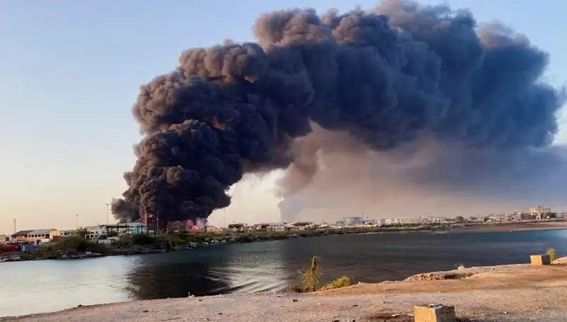 Port Sudan'da Şok Edici Patlamalar: Havalimanı ve Ordu Üssü Neden Hedef Alındı?