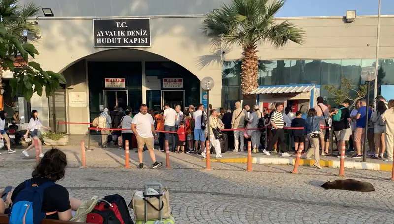 Bayramda Midilli Adası’na Tatilci Akını: Neden Bu Kadar İlgi Var?