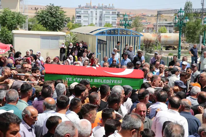 MHP'li Belediye Başkanı, Sevenleri Tarafından Duygusal Bir Törenle Uğurlandı