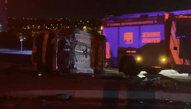 Havalimanı Yolunda Korkunç Kaza: 6 Kişi Yaralandı