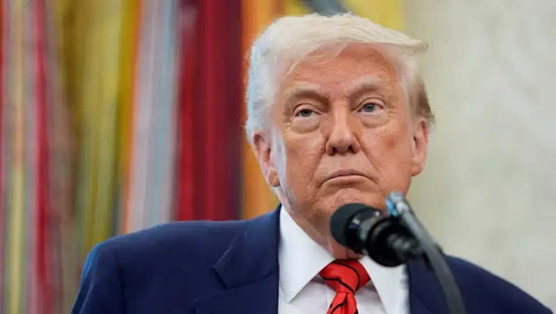 Trump G7 Zirvesini Neden Erken Terk Etti? Acil Toplantı Kararı!