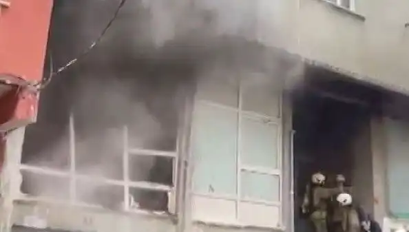 İstanbul'da Beş Katlı Binada Yangın: Ekiplere Düşen Görevler ve Son Gelişmeler