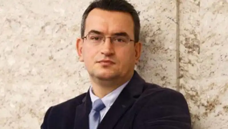 Metin Gürcan: DEVA Partisi'nin Kurucu Üyesi ve Siyasi Portresi