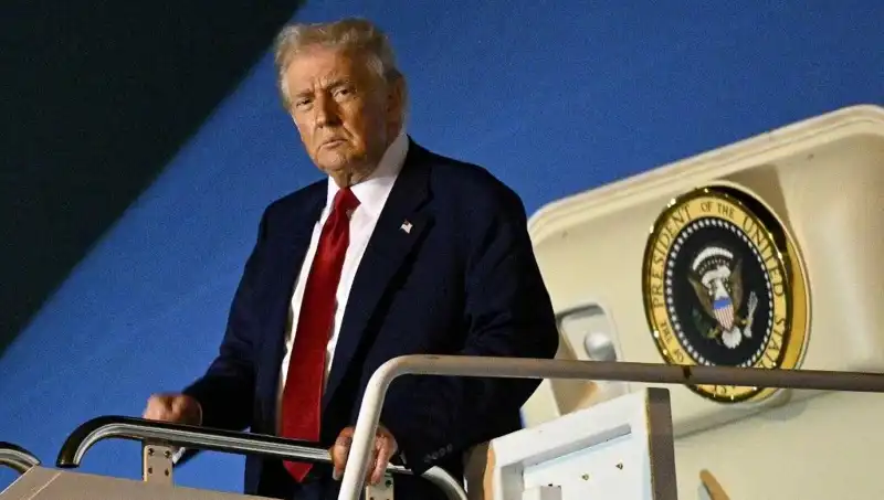 ABD Başkanı Trump, Lahey'deki NATO Zirvesi'nde Tarihi Anlara Sahne Olacak