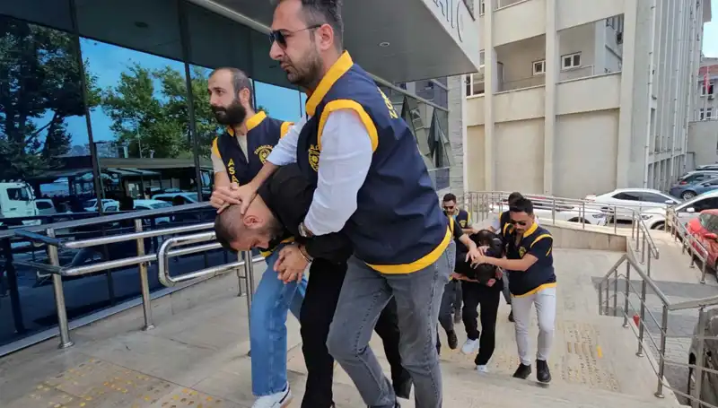 FETÖ Yalanıyla Milyonlarca Lira Vurgun: Olayın Perdeleri Arasında Neler Oluyor?