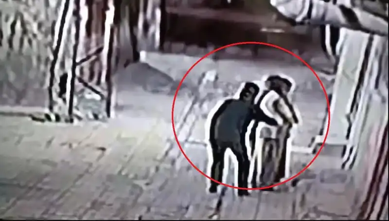 Polisler Simitçi ve Pazarcı Kılığına Girdi, Kapkaççılara Baskın Düzenlendi!
