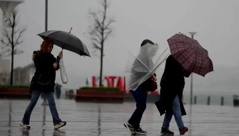 Meteorolojiden İki Bölgeye Kuvvetli Sağanak Uyarısı: Hazırlığınızı Yapın!