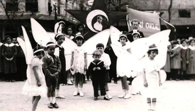 23 Nisan: Türkiye'de Bayram İlan Edilen Tarihin Derin Anlamı