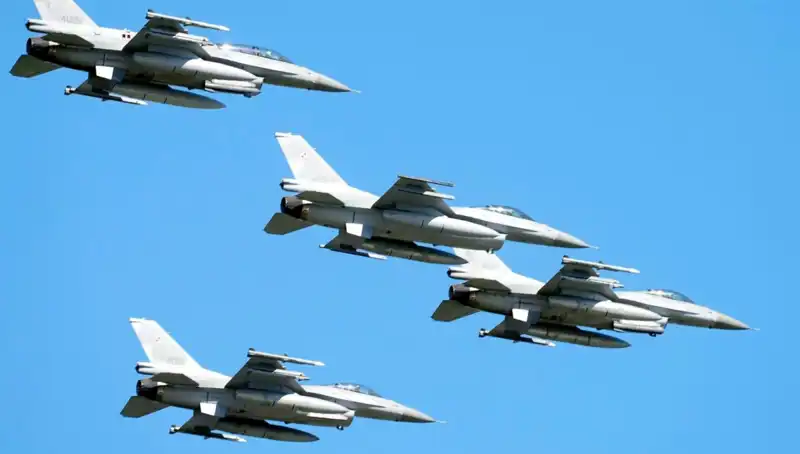 ABD, Ukraynalı Pilotları Eğitmek İçin 310 Milyon Dolar Ayırdı!