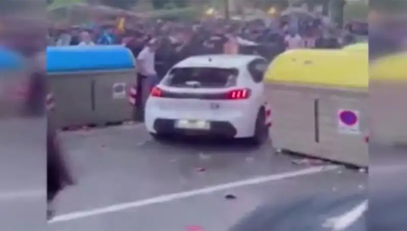 Taraftarlara Dalınan Araç, Duygusal Anları Kana Buladı: 13 Yaralı