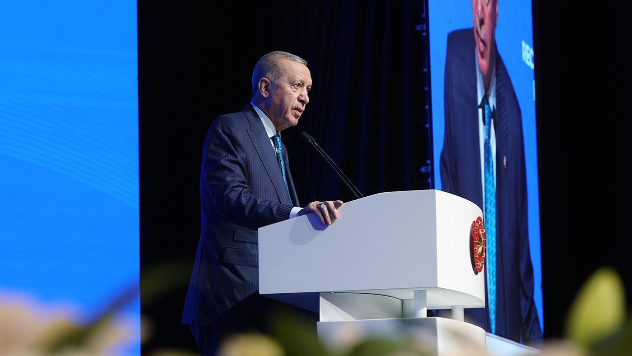 Cumhurbaşkanı Erdoğan'dan 1381 engelli öğretmene müjde