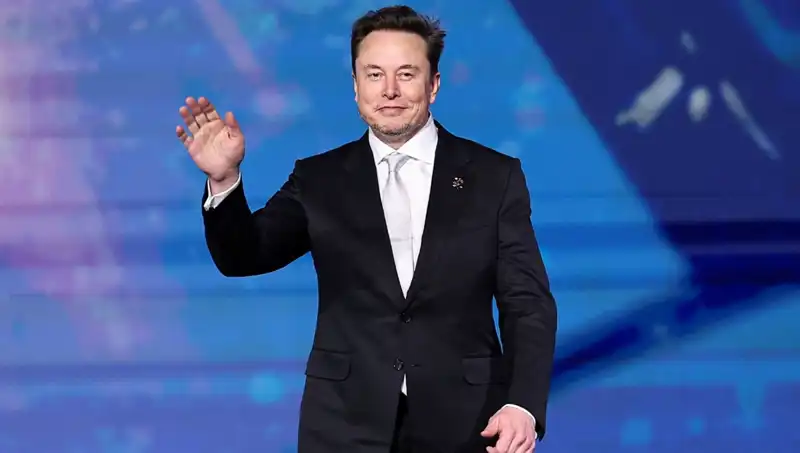 Tesla, Kendi "Canavarı" Modeliyle Geleceğe Yürüyüş Yapıyor