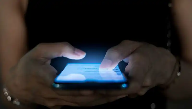 Narsisizm Belirtileri: Telefon Alışkanlığınız Sizi Ele Veriyor!