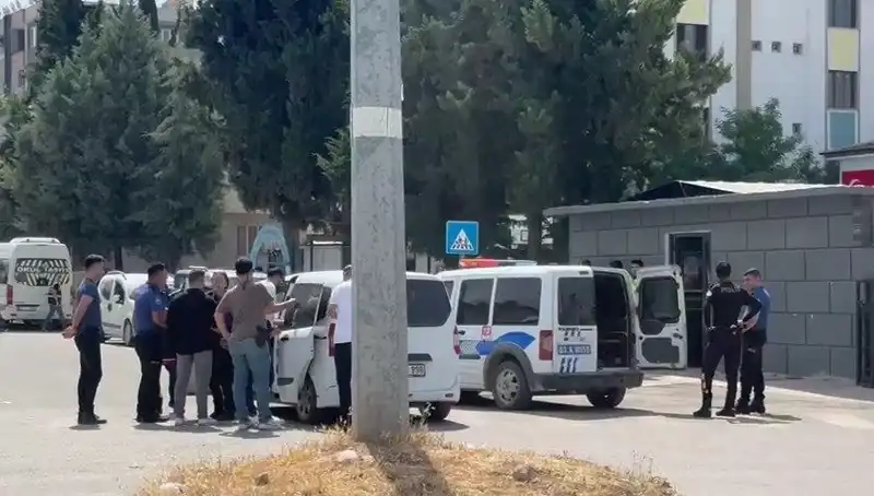 Adliye Önünde Skandal Kavga: 5 Yaralı ve 7 Gözaltı İddiaları Olay Yaratıyor