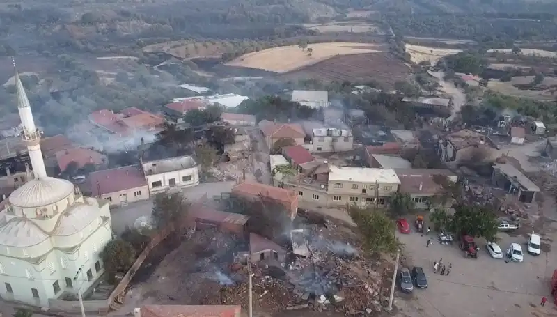 Çanakkale'de Orman Yangını: Havadaki Görüntülerle Tüm Türkiye'yi Ürküttü