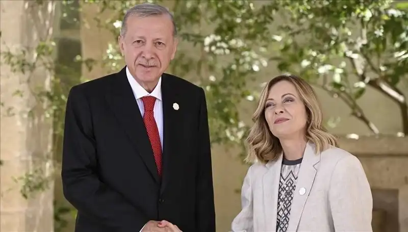İstanbul'da Yoğun Diplomasi: Akdeniz Zirvesi Cumhurbaşkanı Erdoğan'ı Ağırlıyor