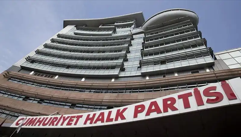 CHP Olağanüstü Kurultayı: Siyasi Arenada Yeni Dönem Başlıyor