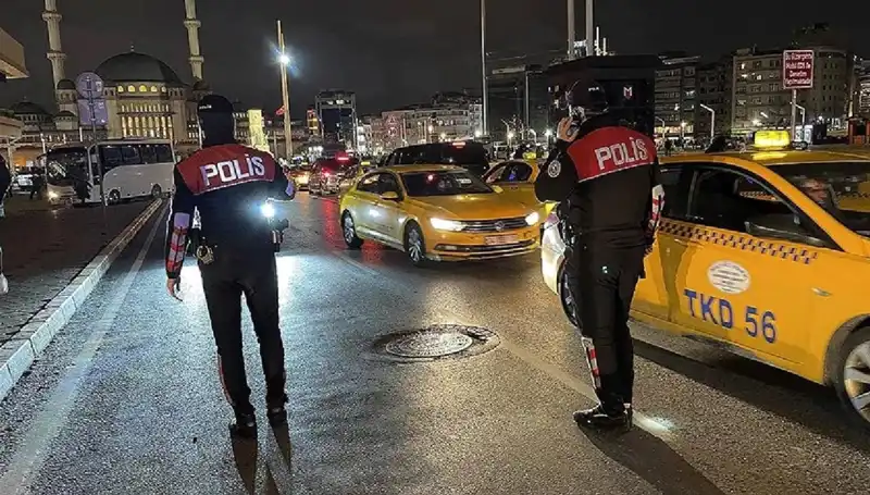 İstanbul'da "Huzur İstanbul" Operasyonu: 873 Kişi Gözaltına Alındı