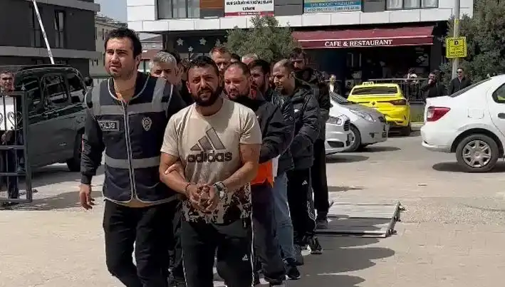 Edirne'de Eş Zamanlı Operasyon: Yedi Firari Zanlı Ele Geçirildi