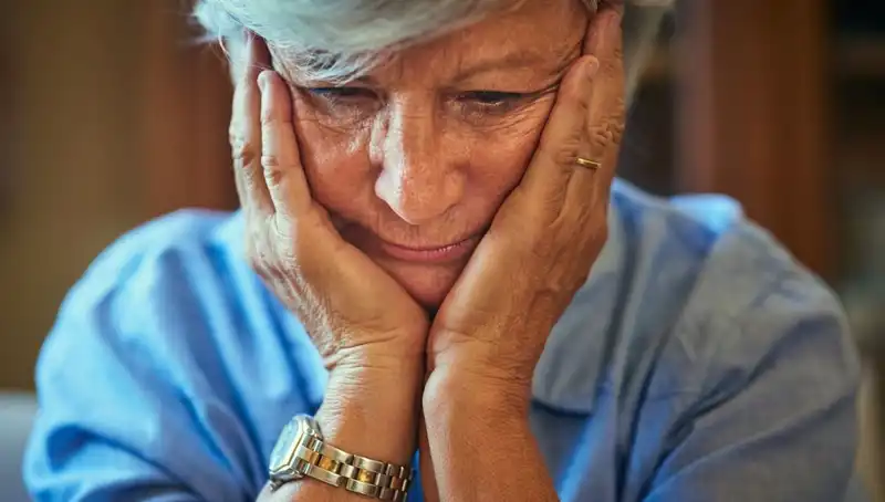 40'lı Yaşlarında Alzheimer Tanısı: Stres Mi Yoksa Genetik Yatkınlık Mı?